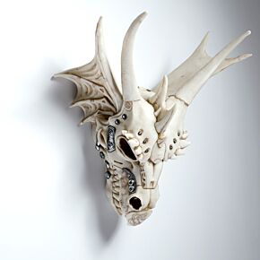 Smoczka czaszka - element dekoracyjny z metalowymi elementami