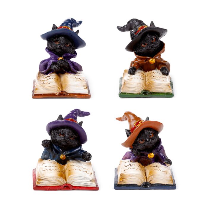 Figurka – Czarny Kot Czarownicy Czytający z Magicznej Księgi Zaklęć